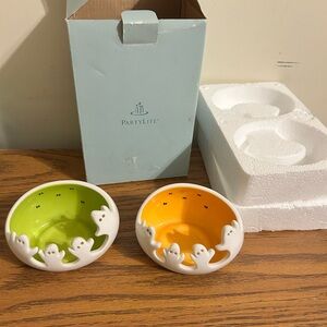 New In Box PartyLite Spooky Ghost Tealight Set with Green and Orange Interiors
